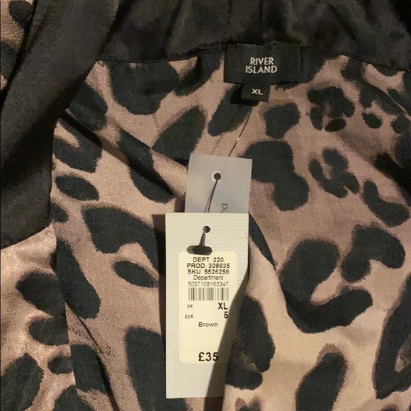 Men’s Robe - Picture 2 of 6